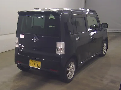 TOYOTA PIXIS SPACE