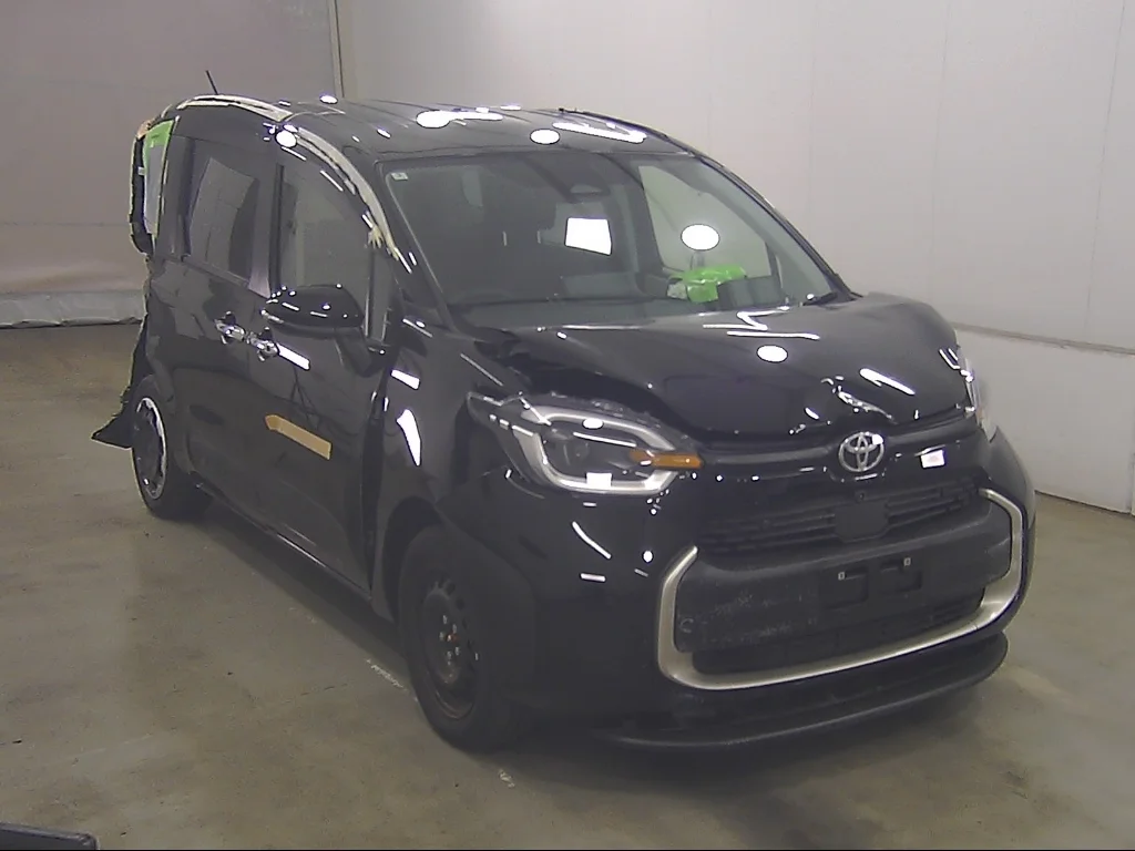 Toyota Sienta  с аукциона в Японии