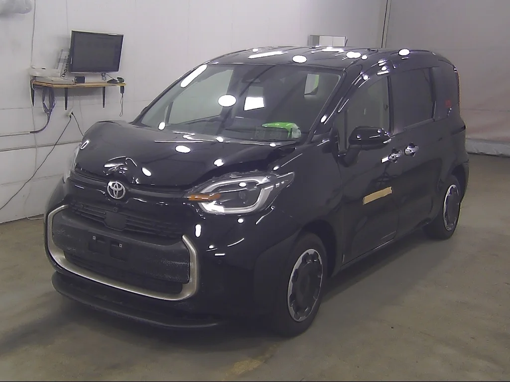 Toyota Sienta  с аукциона в Японии