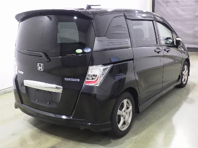 HONDA FREED SPIKE