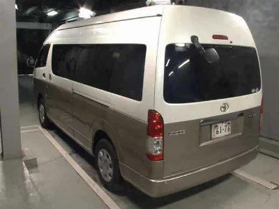 TOYOTA HIACE
