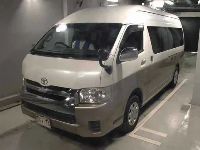 TOYOTA HIACE
