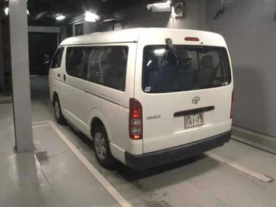 TOYOTA HIACE