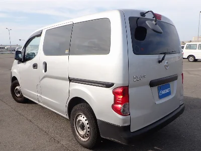 NISSAN NV200