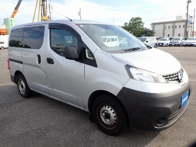 NISSAN NV200