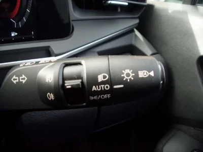 NISSAN AURA