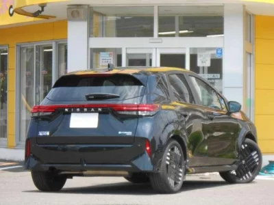 NISSAN AURA