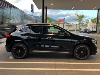 MERCEDES BENZ GLA