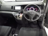Цена авто Toyota Isis с аукционов Японии, номер кузова ANM10W, пробег 113 000, оценка 2