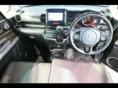 HONDA N BOX SLASH