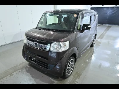 HONDA N BOX SLASH