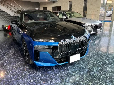 BMW I7