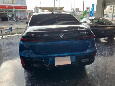 BMW I7