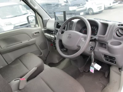 NISSAN CLIPPER VAN