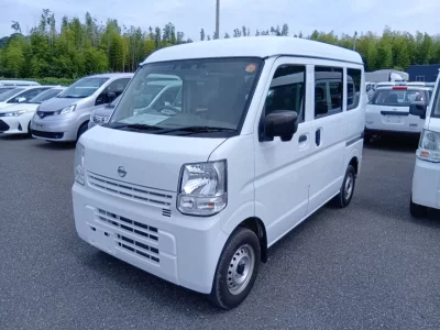 NISSAN CLIPPER VAN