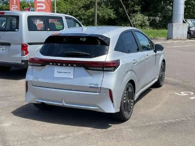 NISSAN AURA