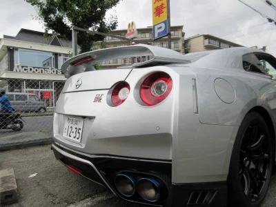 NISSAN GT-R
