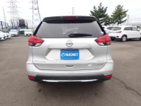 Цена авто Nissan X-Trail с аукционов Японии, номер кузова HNT32, пробег 80 000, оценка 8