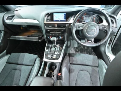 AUDI A4 AVANTE