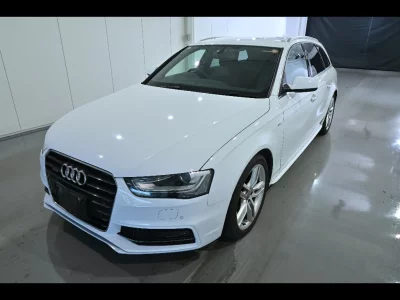 AUDI A4 AVANTE