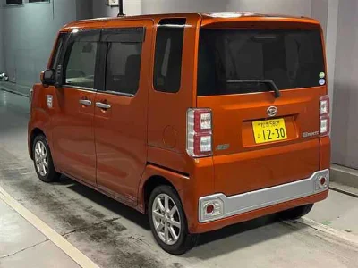 DAIHATSU WAKE