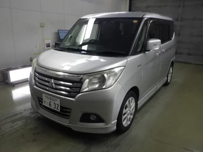 MITSUBISHI DELICA D2