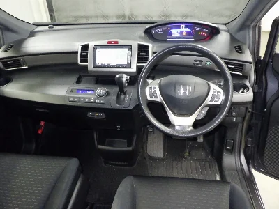 HONDA FREED SPIKE