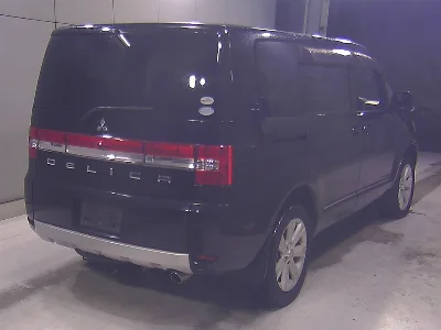 MITSUBISHI DELICA D5