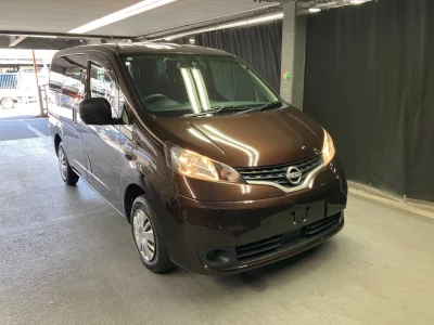 NISSAN NV200
