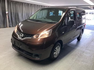 NISSAN NV200