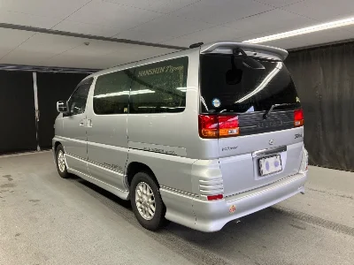 NISSAN ELGRAND