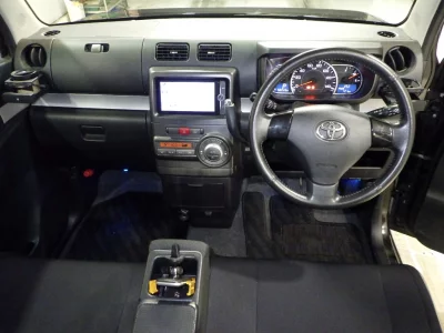TOYOTA PIXIS SPACE
