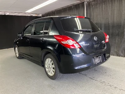NISSAN TIIDA