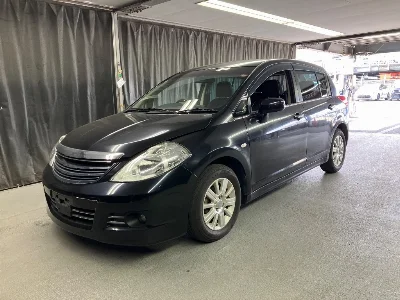 NISSAN TIIDA