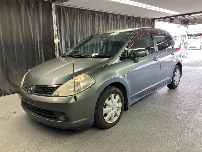 NISSAN TIIDA