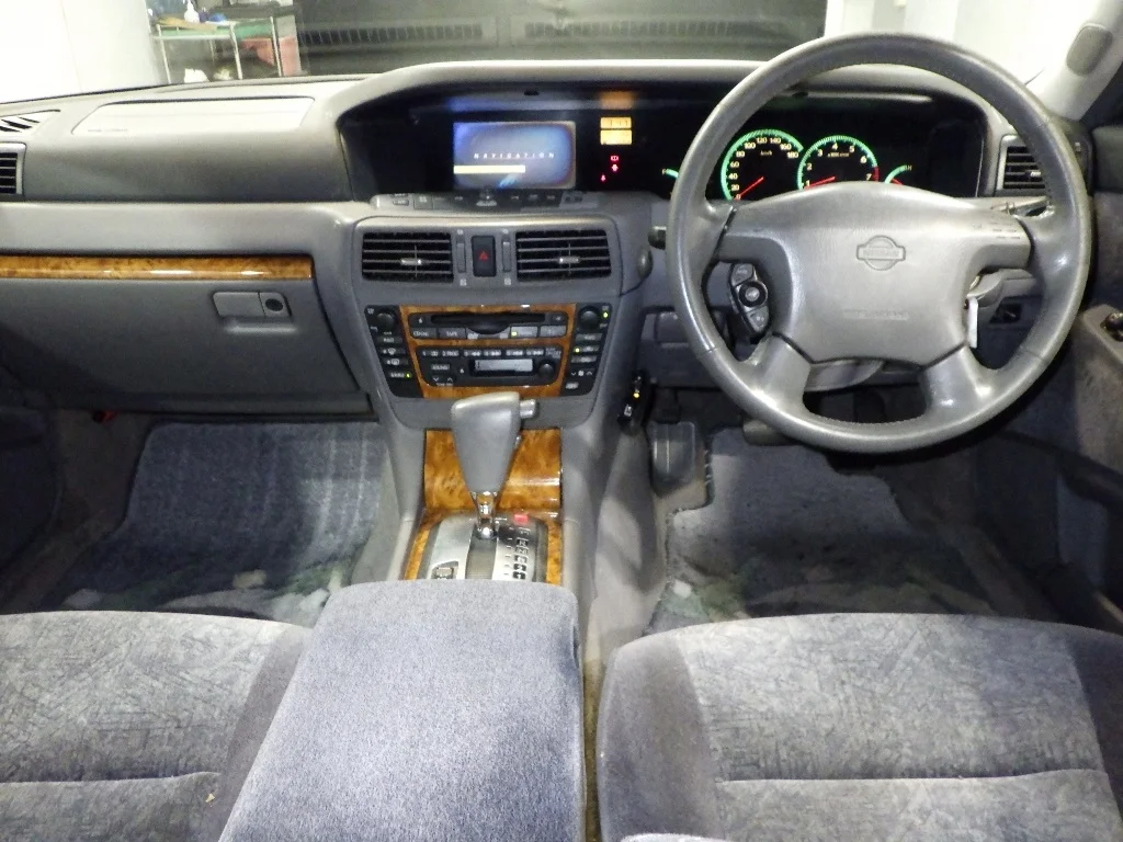 Nissan Gloria  с аукциона в Японии
