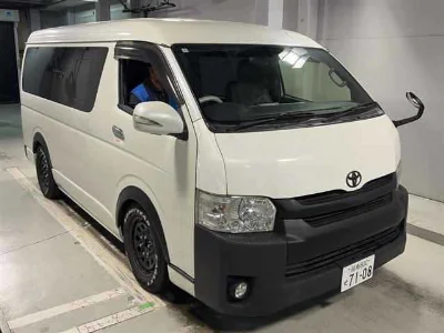 TOYOTA HIACE