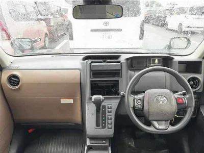 TOYOTA JPN TAXI