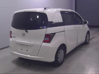 HONDA FREED SPIKE