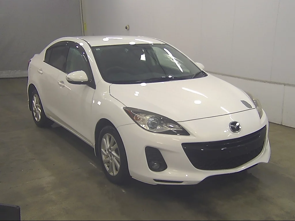 Mazda Axela  с аукциона в Японии