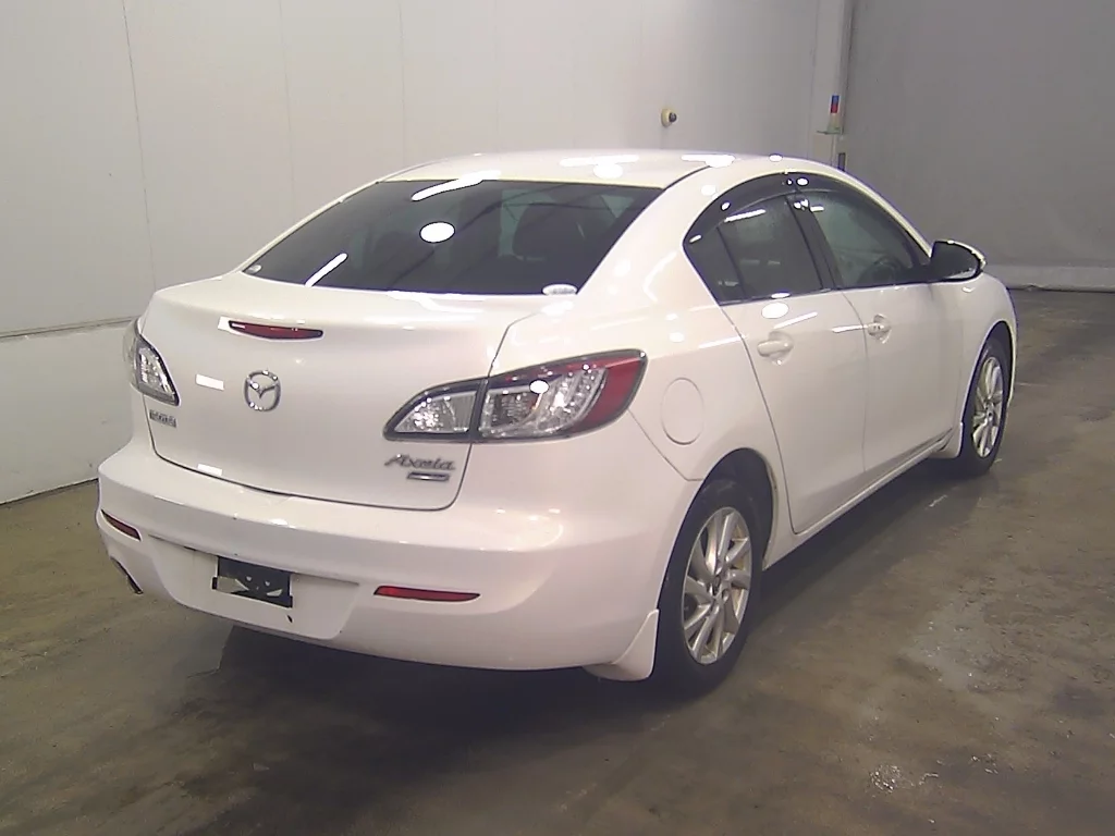 Mazda Axela  с аукциона в Японии