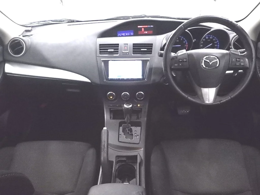 Mazda Axela  с аукциона в Японии