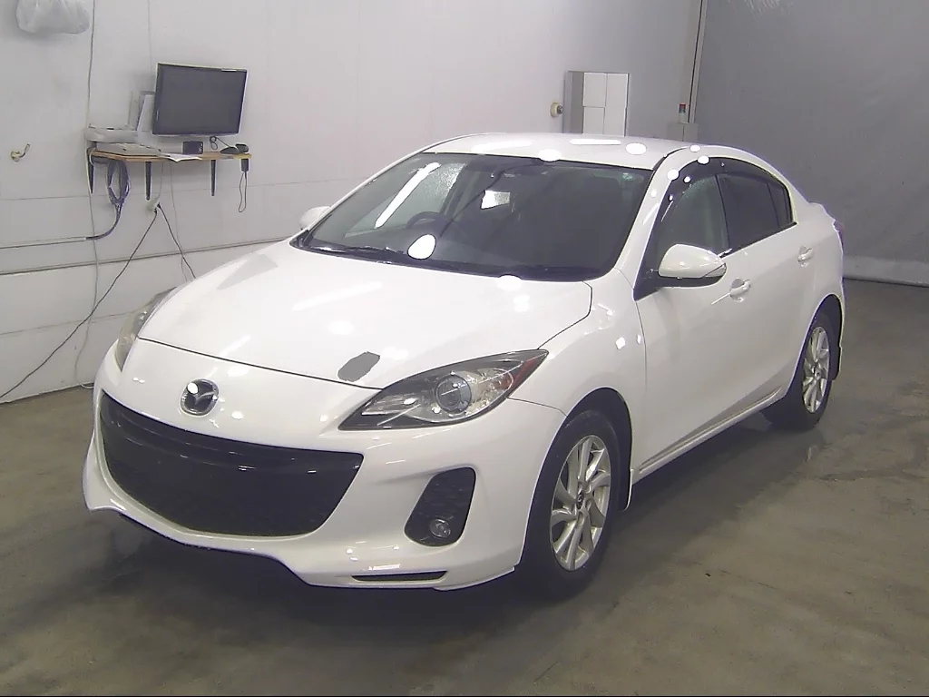 Mazda Axela  с аукциона в Японии