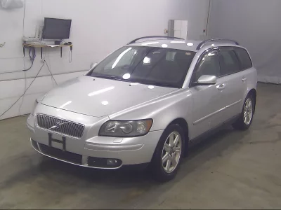 VOLVO V50