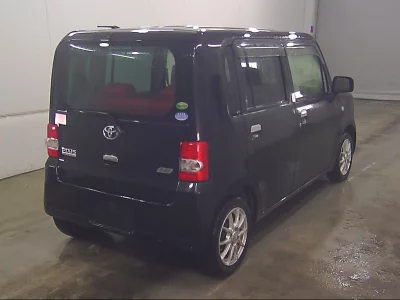 TOYOTA PIXIS SPACE
