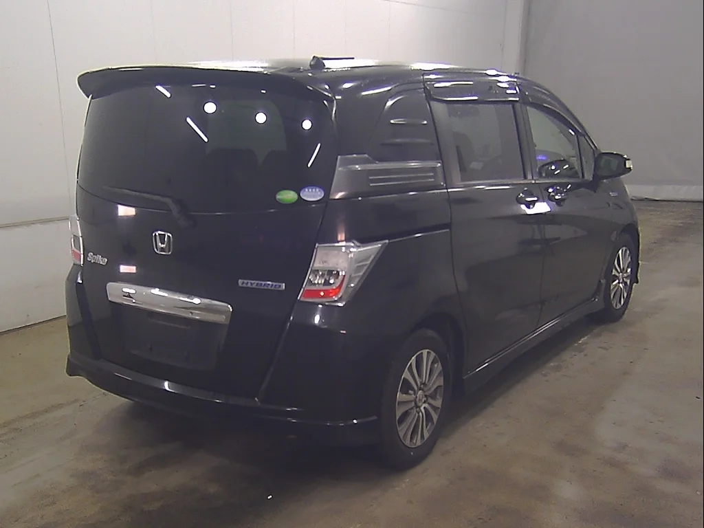 Honda Freed Spike  с аукциона в Японии