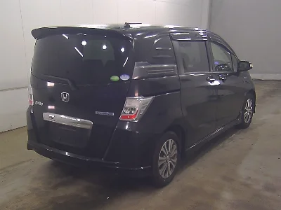 HONDA FREED SPIKE