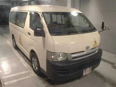 TOYOTA HIACE