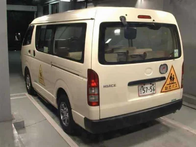 TOYOTA HIACE