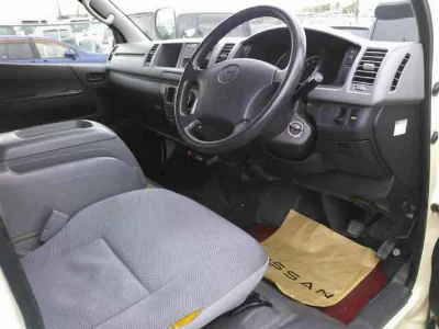 TOYOTA HIACE
